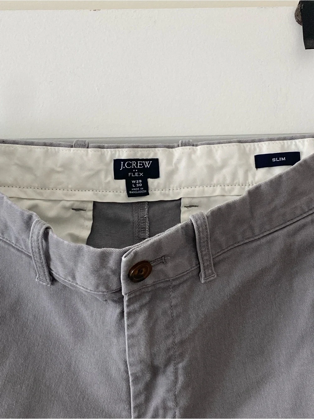 J Crew men’s light grey flex slim chinos Sz 29